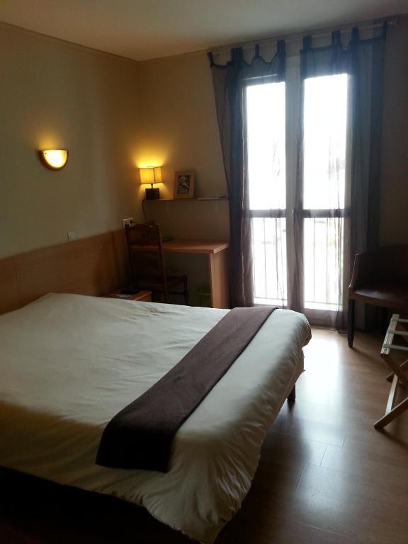 Hotel Du Lion D'Or Marmande Quarto foto